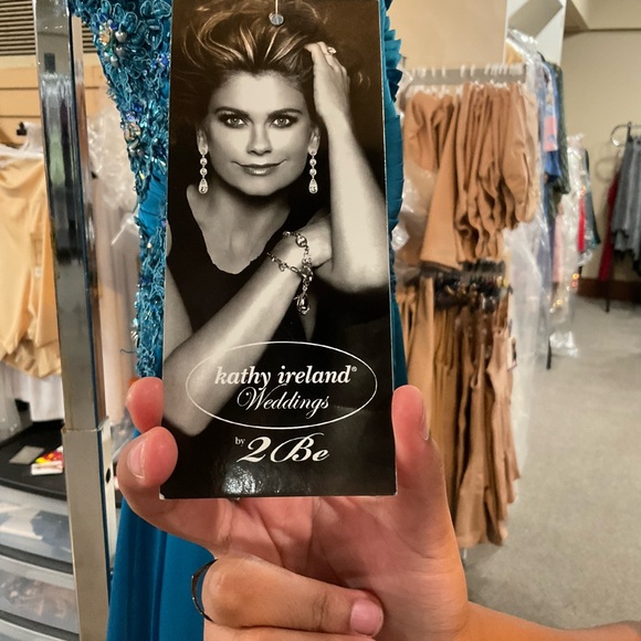 2 be happy Ireland wedding size 6 dark teal. - Picture 3 of 3